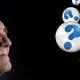 Vieil Homme confus à cause de la maladie d'Alzheimer
